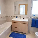 Spacieuse Avec Vues, Piscines Et Jeux, Proche Albufeira * Paderne